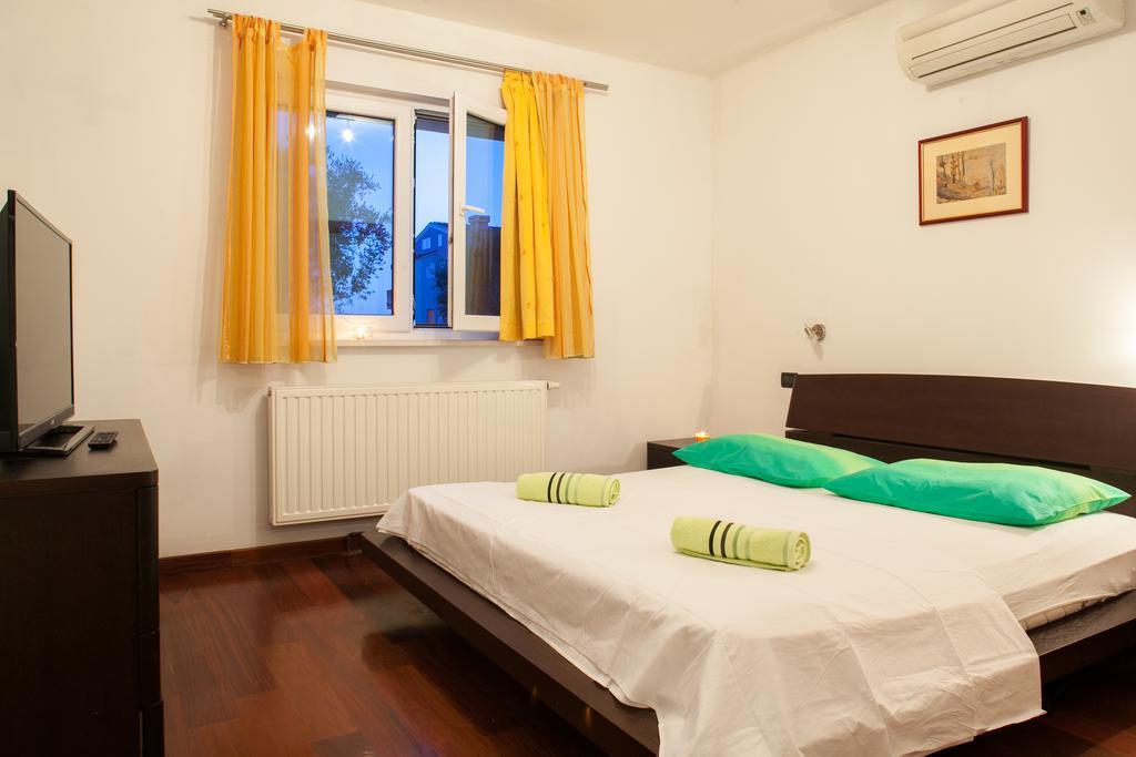 Apartments Tino Makarska Room photo